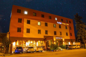 Отель Hotel Max Inn  Братислава